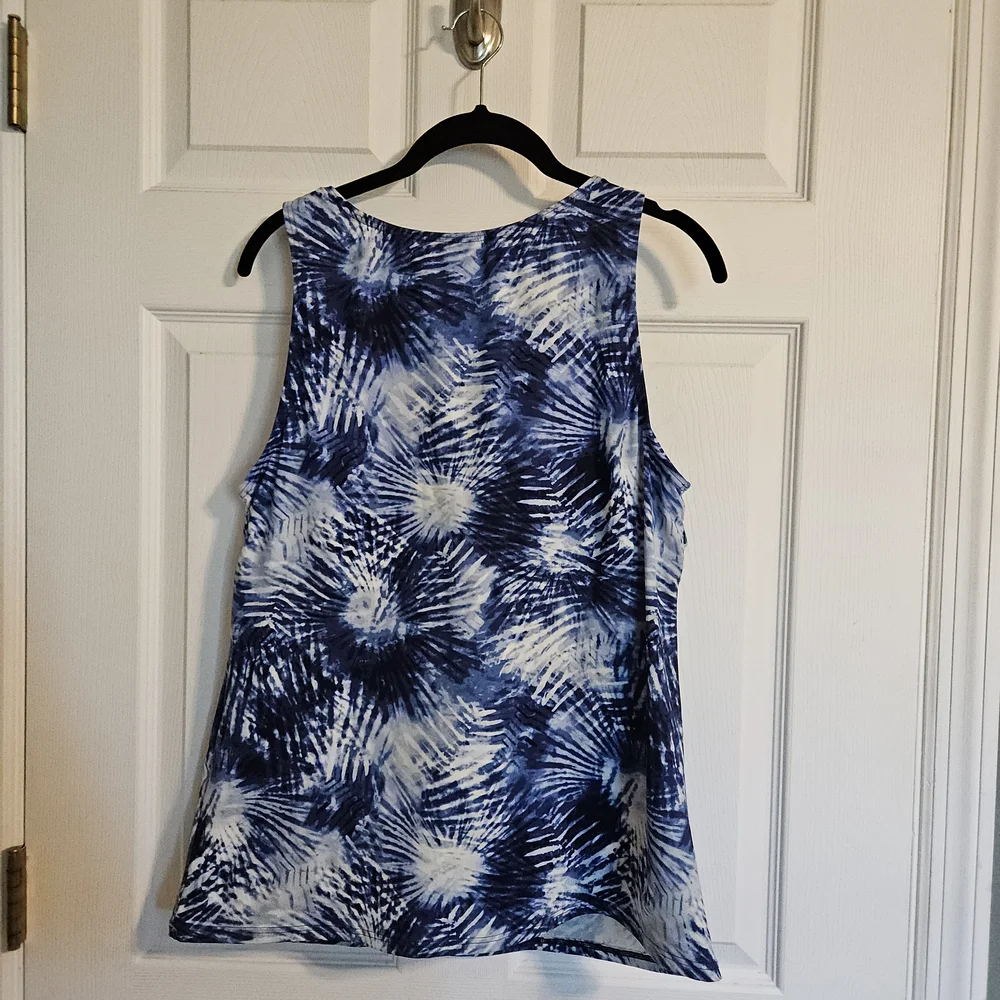 Lands' End Navy and White Tie-Dye Swim Tank with Bra. - Picture 2 of 8